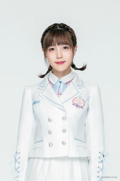 ファイル:2018年AKB48 Team SHプロフィール 吴安琪 1.jpg