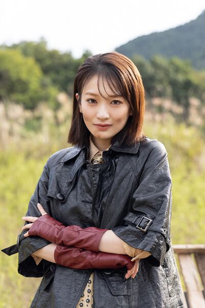 ファイル:2025年13th Single BACKS LIVE!!プロフィール 小島凪紗.jpg