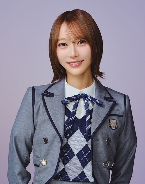 ファイル:2026年乃木坂46プロフィール 弓木奈於 3.jpg