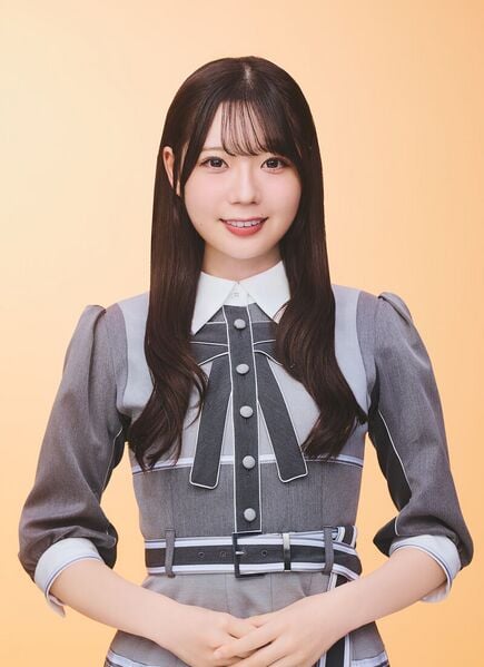 ファイル:2026年日向坂46プロフィール 坂井新奈 3.jpg