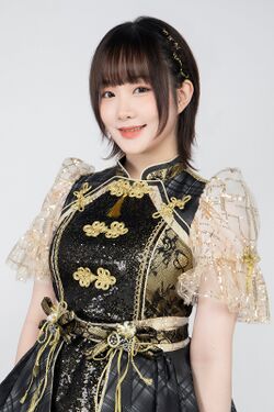 2021年AKB48 Team SHプロフィール 翟羽佳 3.jpg