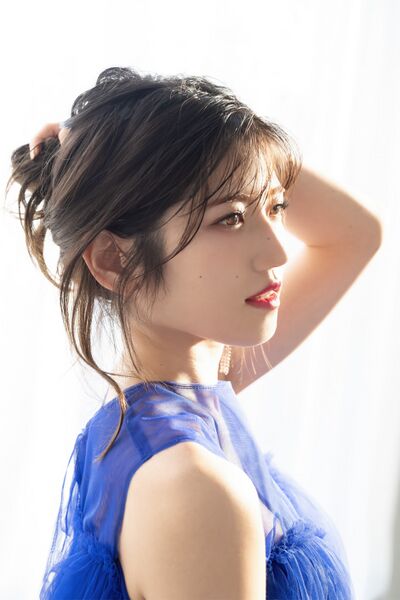 ファイル:2025年エイベックス・アスナロ・カンパニープロフィール 村山彩希.jpg