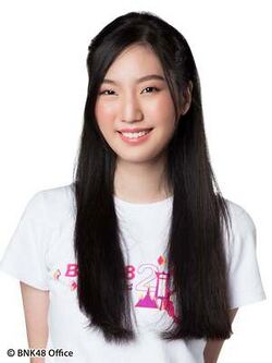 2018年BNK48プロフィール Dusita Kitisarakulchai.jpg