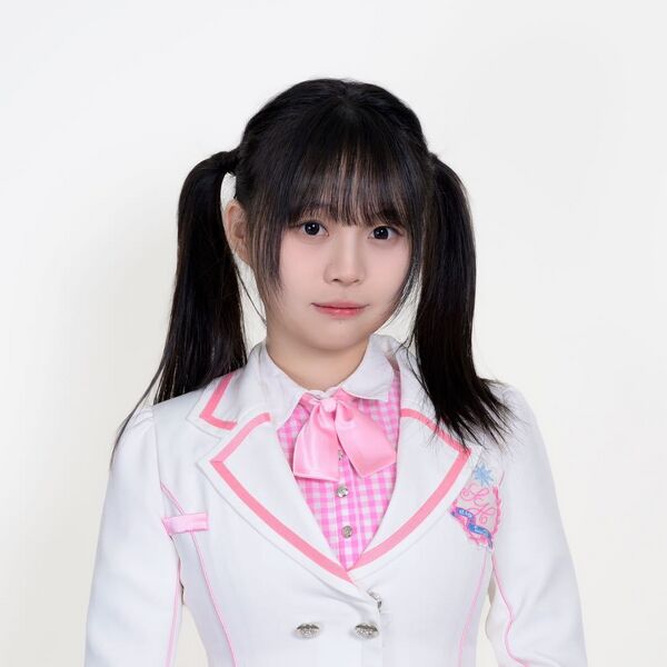 ファイル:2025年AKB48 Team SHプロフィール 程乐歆.jpg