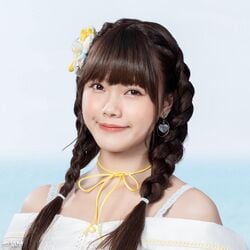 2022年BNK48プロフィール Praewa Suthamphong.jpg