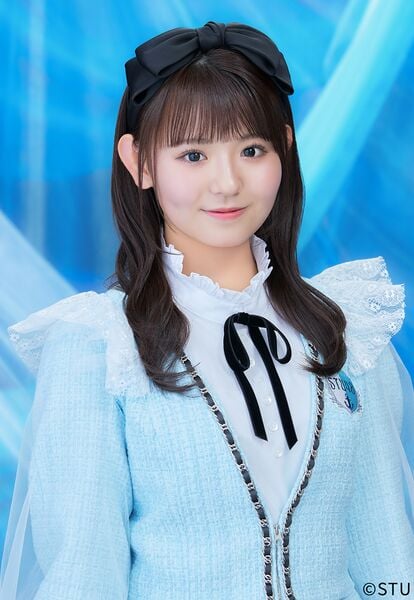 ファイル:2024年STU48プロフィール 峯吉愛梨沙.jpg
