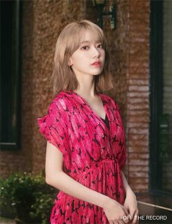 2019年IZ*ONEプロフィール 宮脇咲良 5.jpg