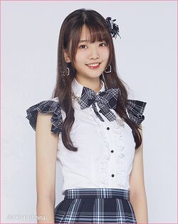 2019年AKB48 Team SHプロフィール 朱苓 1.jpg