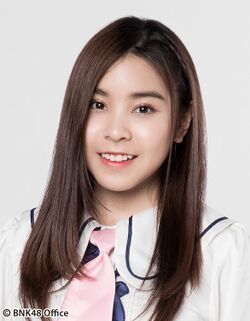 2018年BNK48プロフィール Isarapa Thawatpakdee 1.jpg