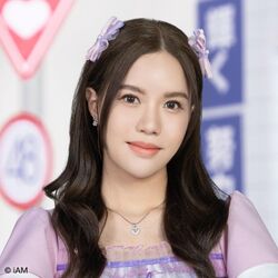 2022年BNK48プロフィール Vathusiri Phuwapunyasiri 2.jpg