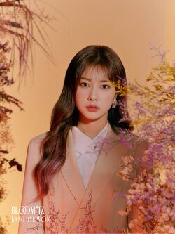 2020年IZ*ONEプロフィール Kang Hye Won 3.jpg