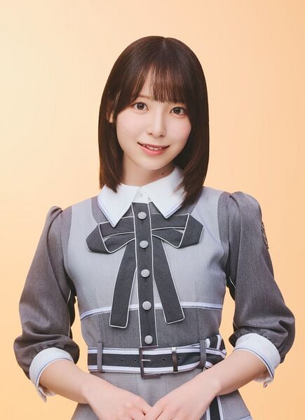 ファイル:2026年日向坂46プロフィール 渡辺莉奈 3.jpg
