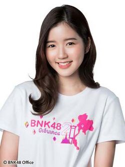 2018年BNK48プロフィール Plearnpichaya Komalarajun.jpg
