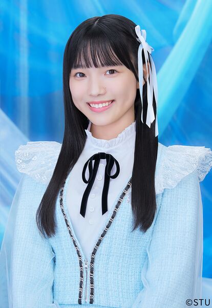 ファイル:2024年STU48プロフィール 岡村梨央.jpg