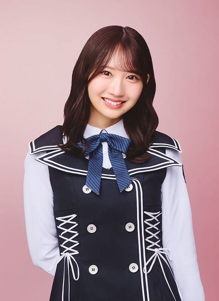 ファイル:2026年日向坂46プロフィール 藤嶌果歩 2.jpg