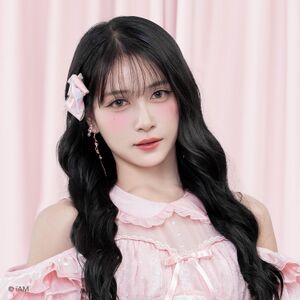 2025年BNK48プロフィール Hoop 2.jpg