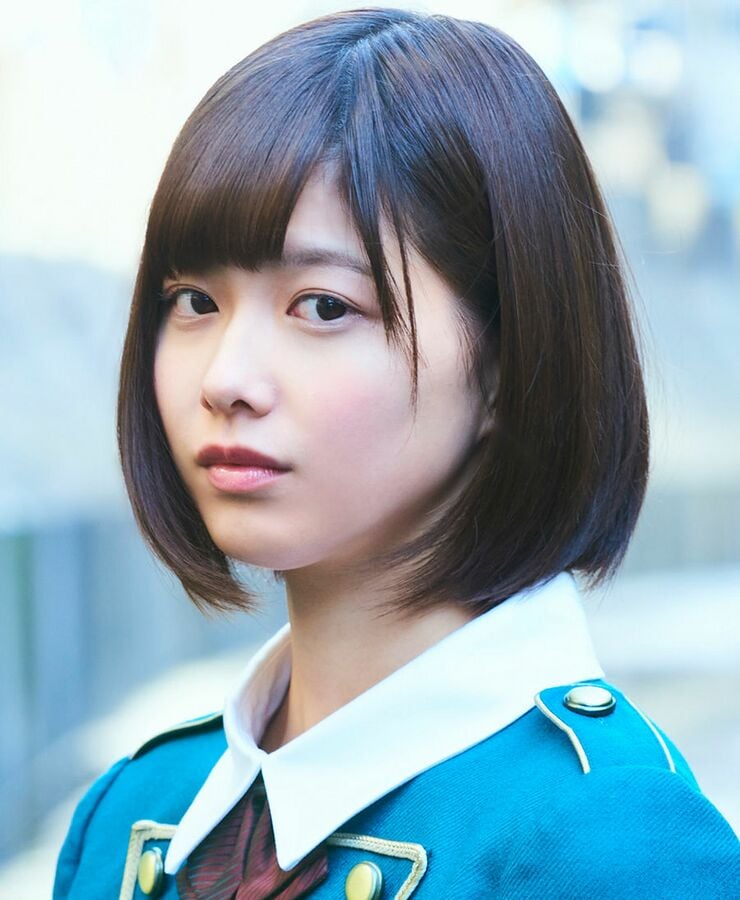 ファイル:2016年欅坂46プロフィール 渡邉理佐 1.jpg