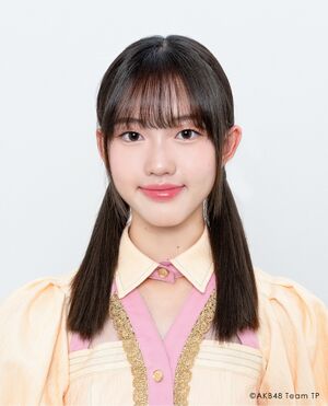 2024年AKB48 Team TPプロフィール 李佩宜 2.jpg