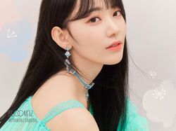 2020年IZ*ONEプロフィール 宮脇咲良.jpg