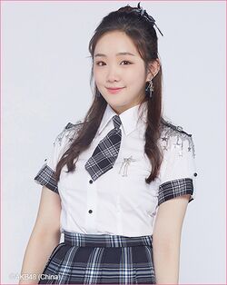 2019年AKB48 Team SHプロフィール 翟羽佳 1.jpg