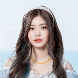 2022年BNK48プロフィール Kamonthida Rotthawinithi.jpg