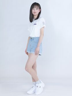 2023年私が女優になる日＿season3プロフィール 大和奈央 全身.jpg
