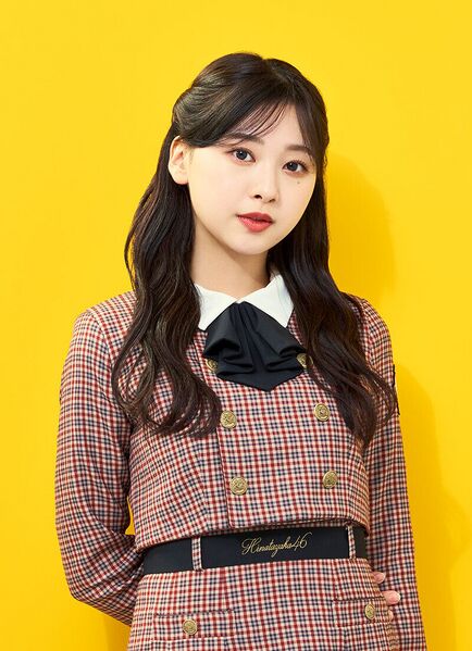 ファイル:2023年日向坂46プロフィール 富田鈴花 3.jpg