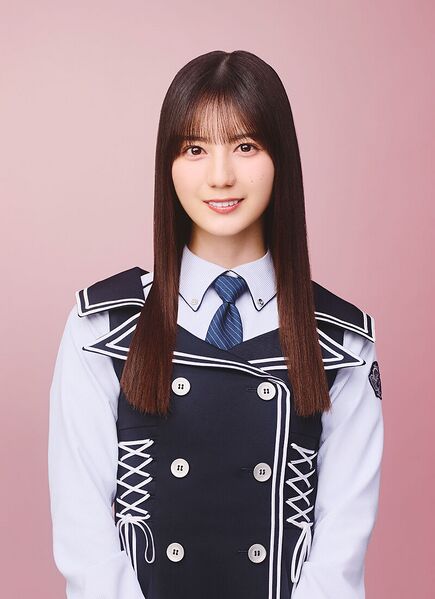 ファイル:2026年日向坂46プロフィール 小坂菜緒 2.jpg