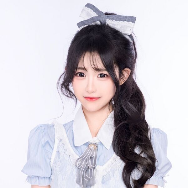ファイル:2026年TSH48プロフィール 吴斯涵.jpg