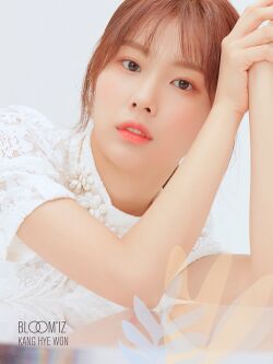 2020年IZ*ONEプロフィール Kang Hye Won 4.jpg