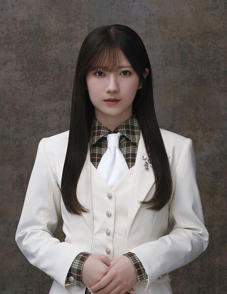 ファイル:2026年櫻坂46プロフィール 小田倉麗奈.jpg