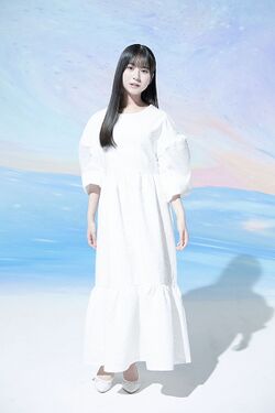 2024年夏霞プロフィール全身写真 工藤唯愛.jpg