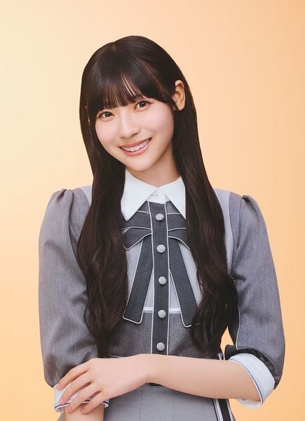 ファイル:2026年日向坂46プロフィール 宮地すみれ 3.jpg