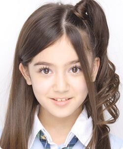 2007年AKB48プロフィール 奥真奈美 2.jpg