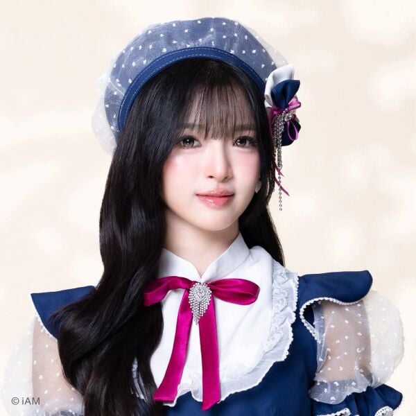 ファイル:2026年BNK48プロフィール Praew 2.jpg