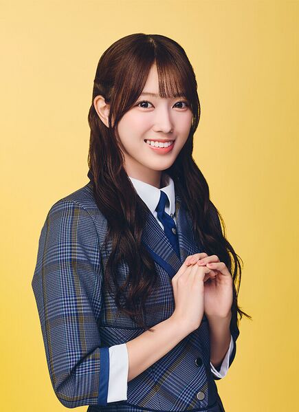 ファイル:2025年日向坂46プロフィール 清水理央 2.jpg