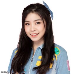 2019年BNK48プロフィール Isarapa Thawatpakdee 2.jpg