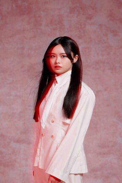 ファイル:2026年櫻坂46四期生ライブプロフィール 浅井恋乃未.jpg