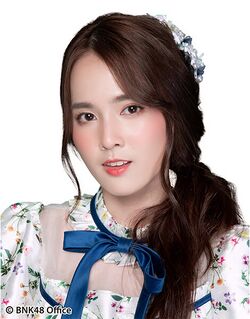 2018年BNK48プロフィール Punyawee Jungcharoen 2.jpg