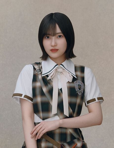 ファイル:2026年櫻坂46プロフィール 的野美青 2.jpg