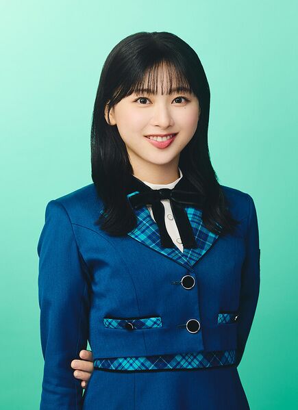 ファイル:2024年日向坂46プロフィール 富田鈴花 2.jpg