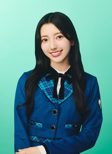 ファイル:2024年日向坂46プロフィール 小西夏菜実 2.jpg