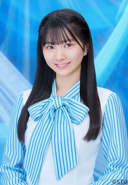 ファイル:2024年STU48プロフィール 新井梨杏.jpg
