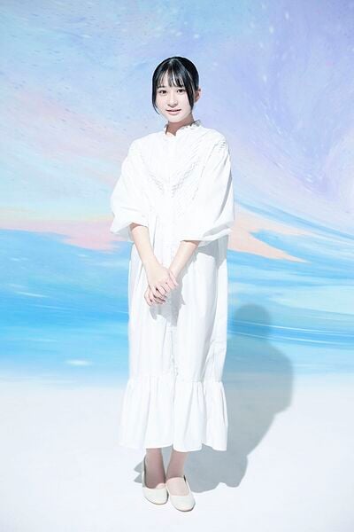 ファイル:2024年夏霞プロフィール全身写真 杉浦英恋.jpg
