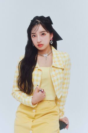 2024年UNLAMEプロフィール YUI 2.jpg