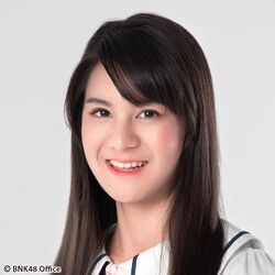 2018年BNK48プロフィール Phattharanarin Mueanarit 1.jpg