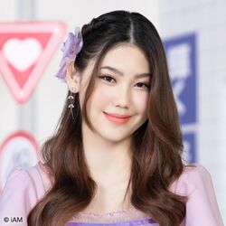 2022年BNK48プロフィール Chanikhan Busadee 3.jpg