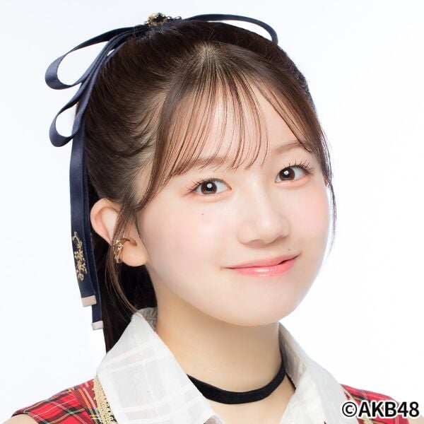 ファイル:2025年AKB48プロフィール 正鋳真優.jpg