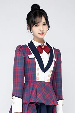 2021年AKB48 Team SHプロフィール 刘念 4.jpg