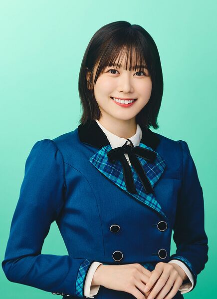 ファイル:2024年日向坂46プロフィール 丹生明里 2.jpg